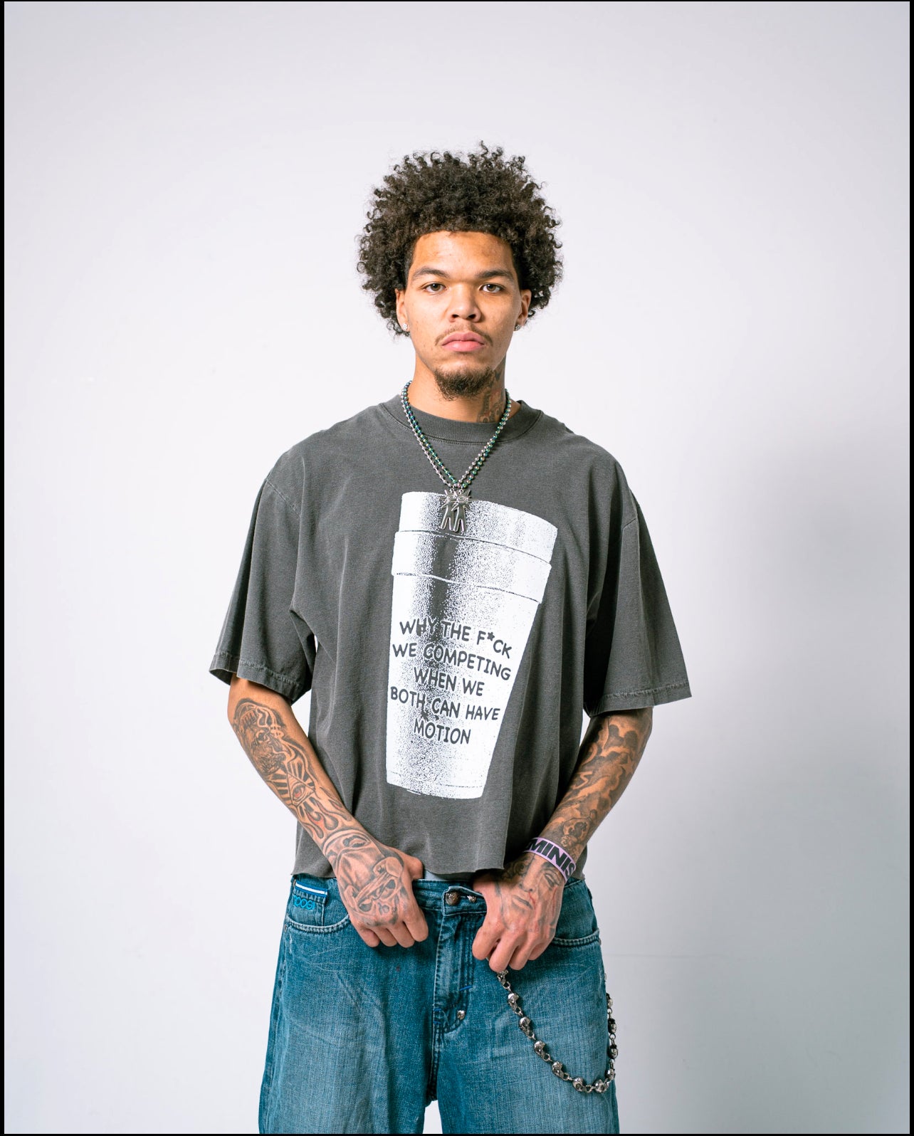 Cup Tee Dark Grey/White